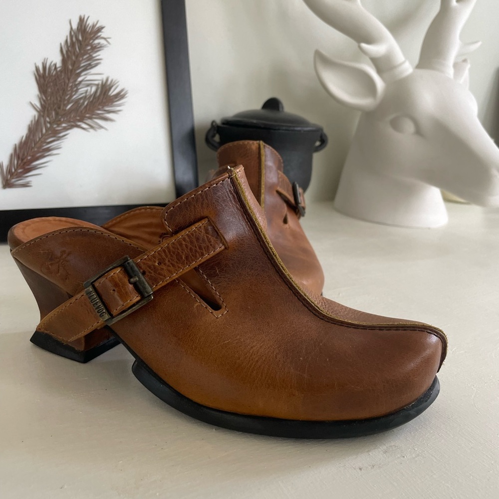 John Fluevog Womens Tan Leather Open Back Clogs/Mules Shoes